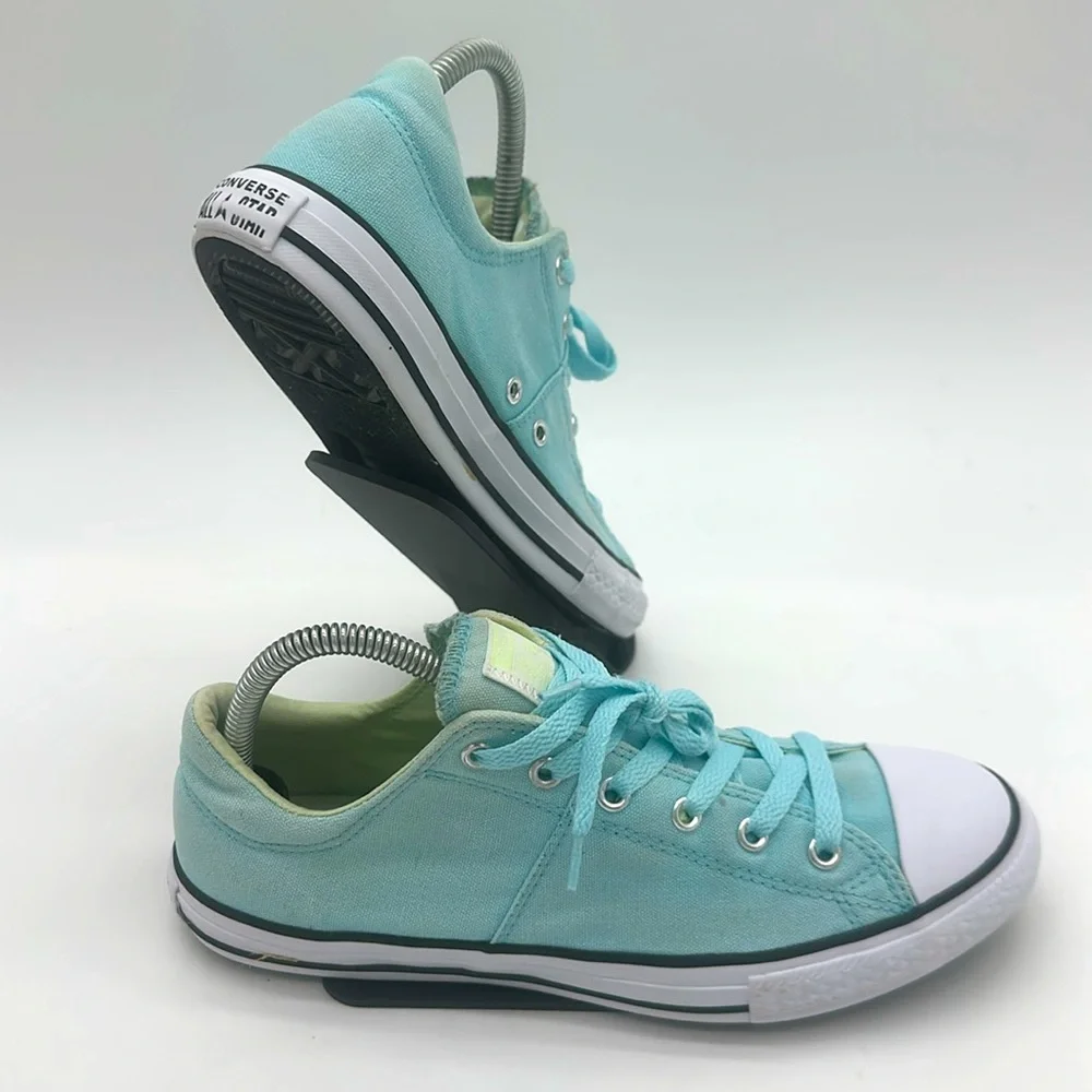 Converse All Stars Youth Size 6 Low Top Light Aqua Padded Tongue Shoes 661880F
